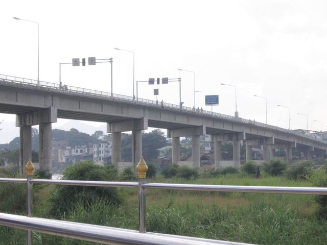 Image:Thai myanmar friendship bridge.jpg