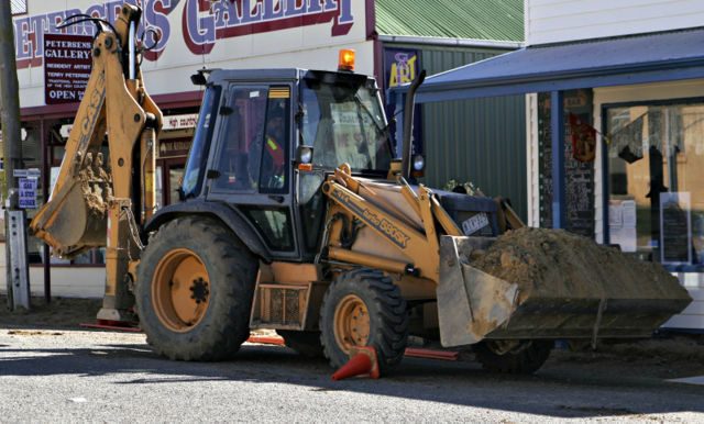 Image:Backhoe and loader.jpg