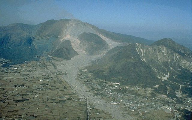 Image:Unzen pyroclastic and lahar deposits.jpg