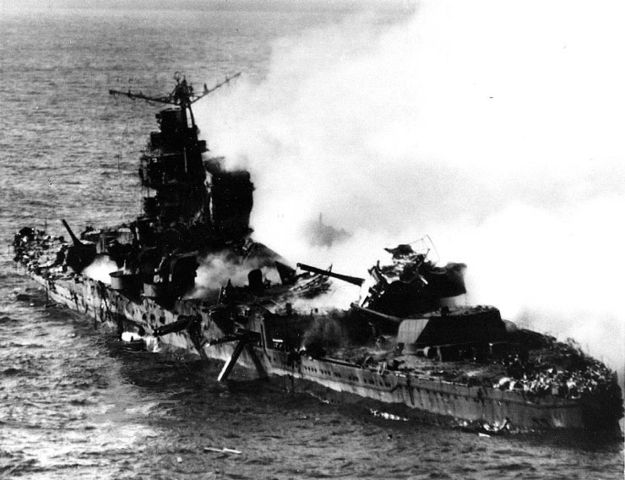 Image:Sinking of japanese cruiser Mikuma 6 june 1942.jpg