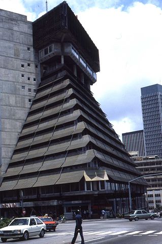 Image:Pyramideabidjan1.jpg