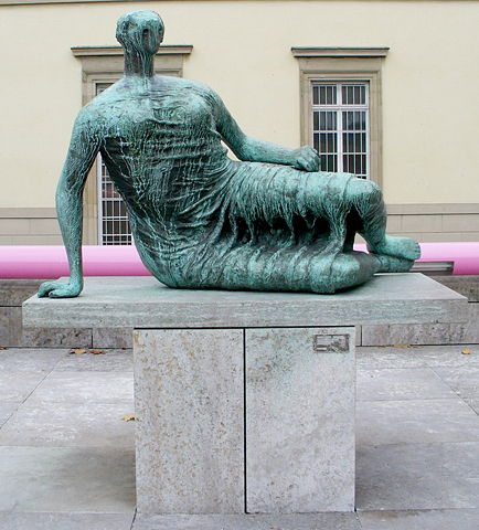 Image:Stuttgart-henry-moore-liegende.jpg