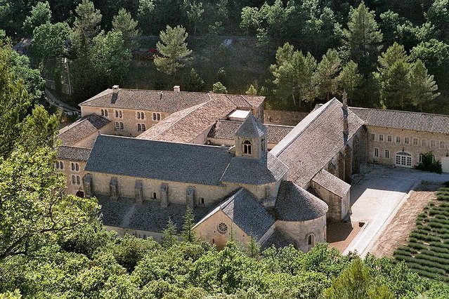 Image:Abbey-of-senanque-provence-gordes.jpg