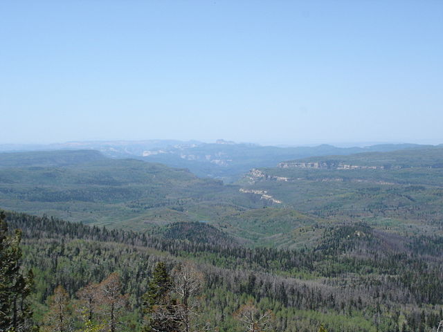 Image:View of zion from road to cedar breaks.JPG