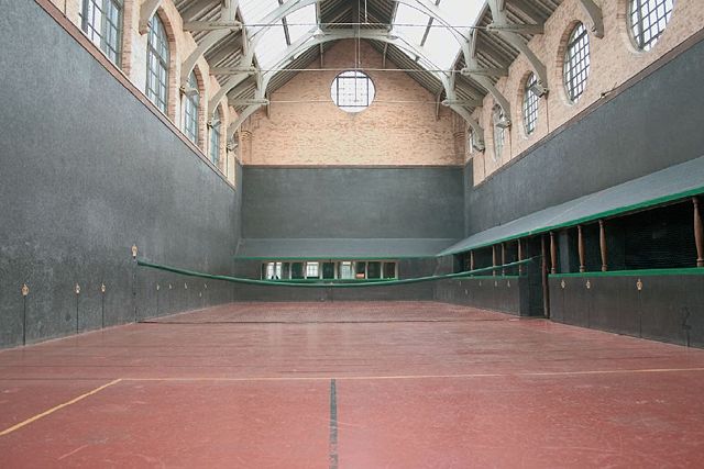 Image:Jesmond-Dene-tennis-court.jpg