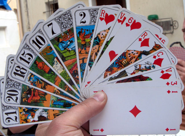 Image:Tarots cards deal.jpg