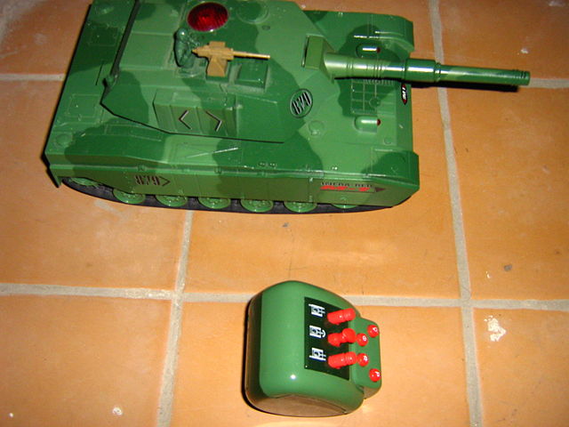 Image:Tank toy radio.JPG