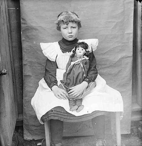 Image:Child and Doll.jpg