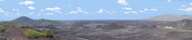 Image:Craters of the Moon National Monument from Inferno Cone-2000px.jpg