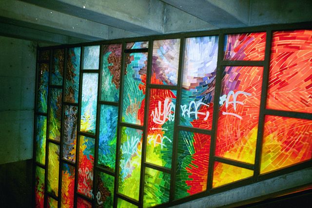 Image:Montreal metro glass.jpg