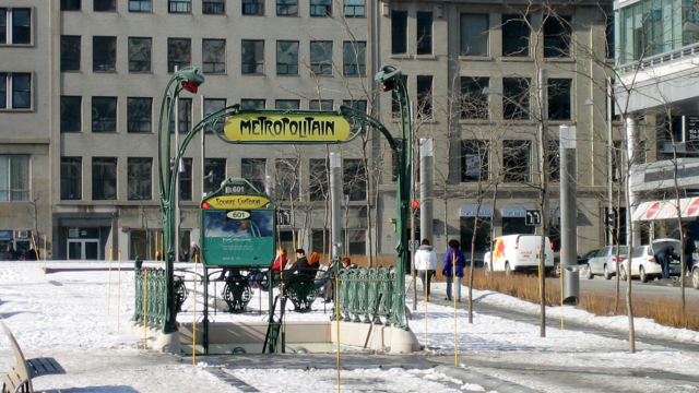Image:Montrea-Square Victoria Metro Station-Metropolitain-01.png