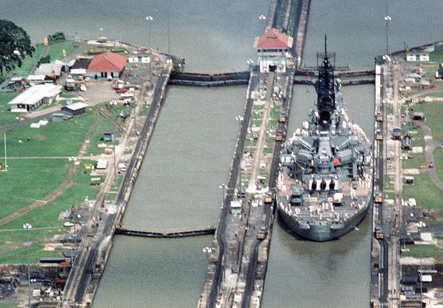 Image:USS Iowa Pedro Miguel Locks cropped.jpg