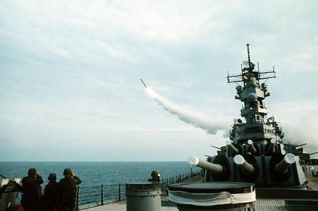 Image:USS Wisconsin (BB-64) launching Tomahawk.jpg