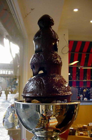 Image:Chocolate fountain.jpg