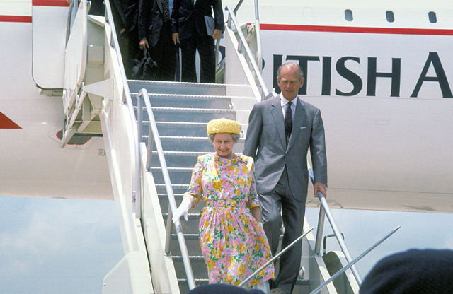 Image:Queen Elizabeth II and Prince Philip disembark from a British Airways Concorde.jpg