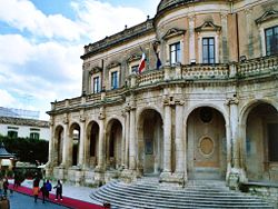 Illustration 19: Palazzo Ducezio, Noto, by Vincenzo Sinatra, with Baroque on the ground floor, and neoclassical influences above.