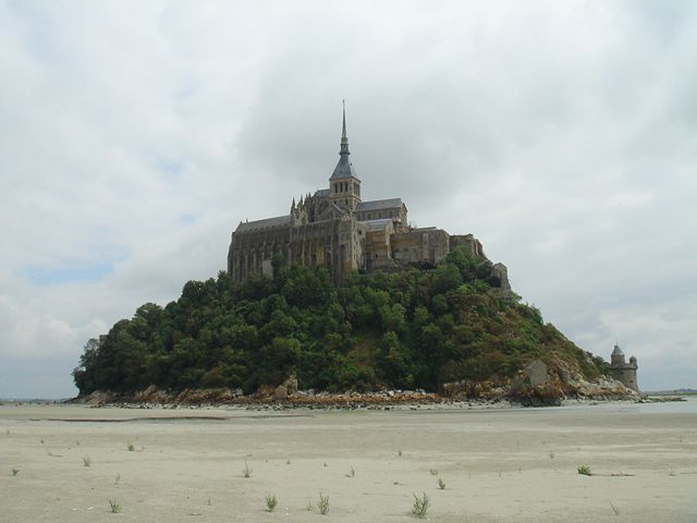 Image:Mont-Saint-Michel depuis la mer.jpg