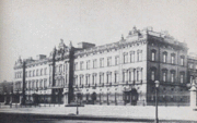 The east front of Buckingham Palace was completed in 1850. Seen here in 1910, it was remodelled to its present form in 1913