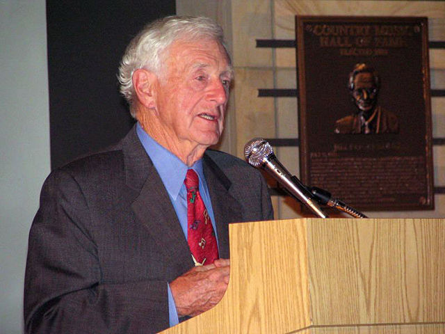 Image:John Seigenthaler Sr. speaking.jpg