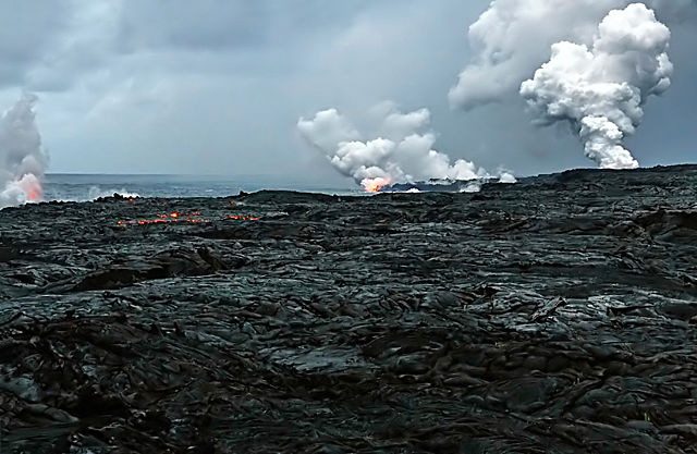 Image:Three Waikupanaha and one Ki lava ocean entries w-edit2.jpg