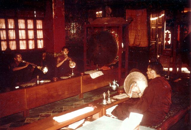 Image:Tibetan monks Boudhanath 1973.JPG