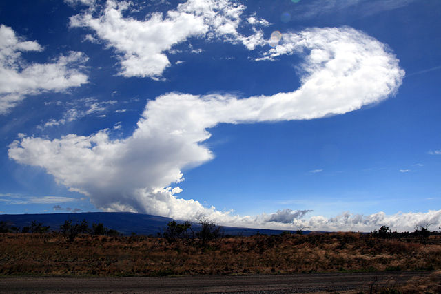 Image:Clouds over Mauna Loa.jpg