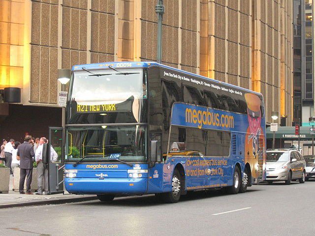 Image:Megabus Van Hool TD925 DD014 in New York City.jpg