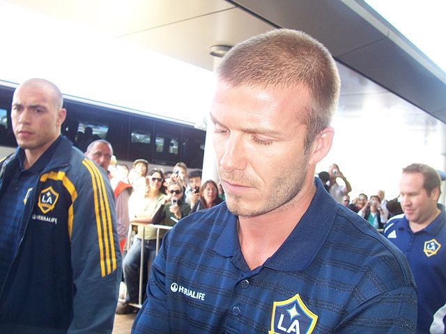Image:Beckham outside Wellington Airport.JPG