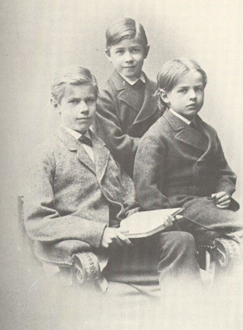 Image:Max weber and brothers 1879.JPG