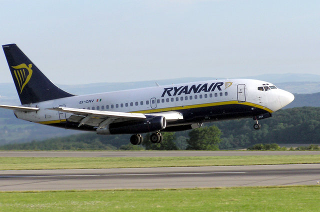 Image:Ryanair.b737-200.ei-cnv.bristol.arp.jpg