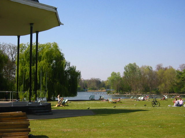 Image:Regent's Park bandstand.jpg