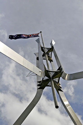 Image:Flagpole ontop of parliament house02.jpg