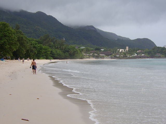 Image:Beau Vallon (Seychelles).jpg