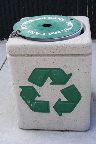 Image:Recycling bin.jpg