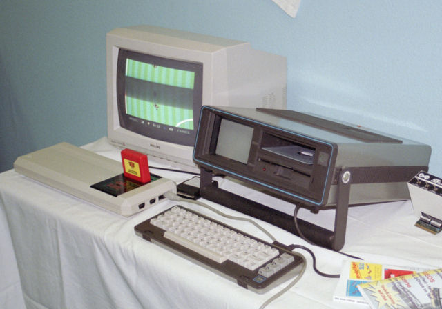 Image:C64GS and SX-64.jpg