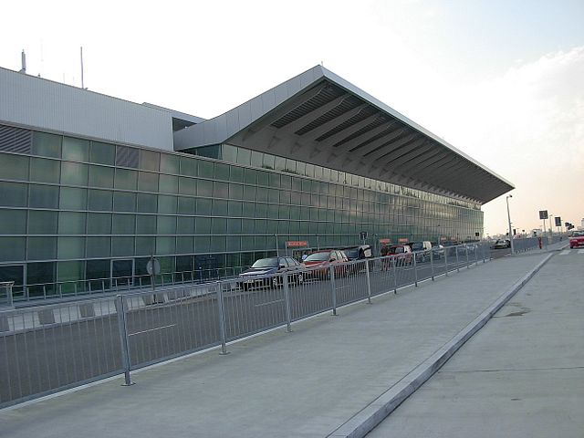 Image:Terminal2-okecie.JPG
