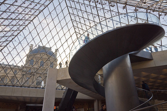 Image:Louvre-Pyramide-Interieur.jpg