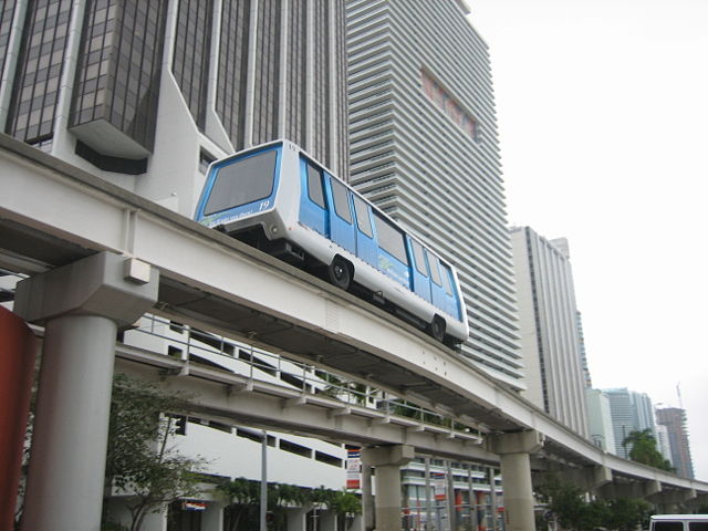 Image:Miami-Dade Metromover.JPG
