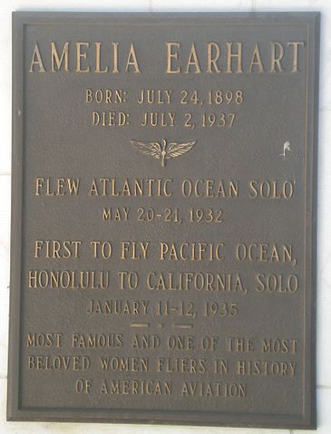 Image:Amelia Earhardt Plaque at Portal of the Folded Wings.JPG