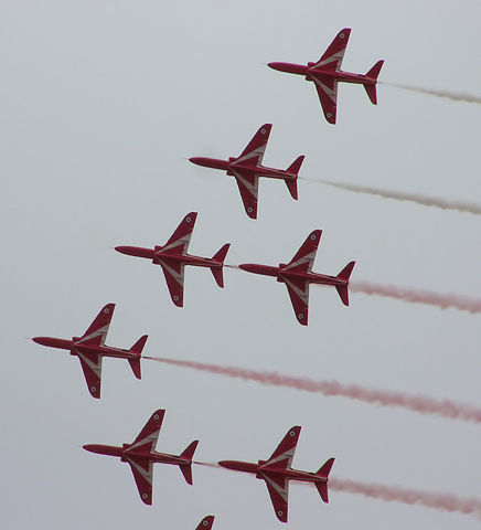Image:Red.arrows.formation2.arp.jpg