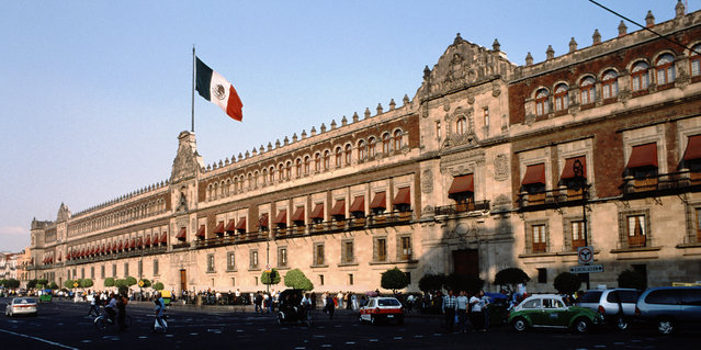 Image:MexCity-palacio.jpg
