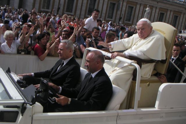Image:PapstJPII20040922.jpg