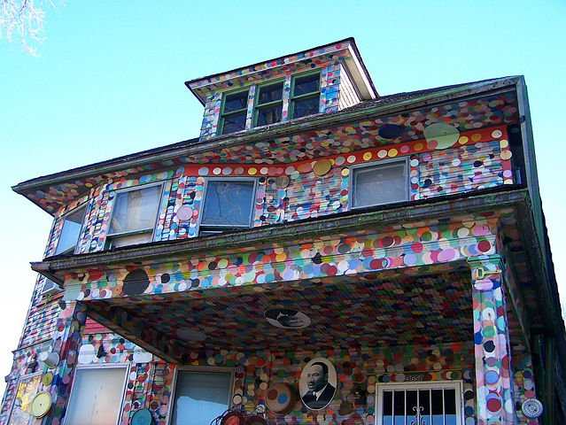 Image:Heidelberg Project - Dotty Wotty House.jpg