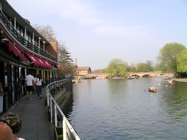 Image:River and royal shakespeare theatre 15a07.JPG