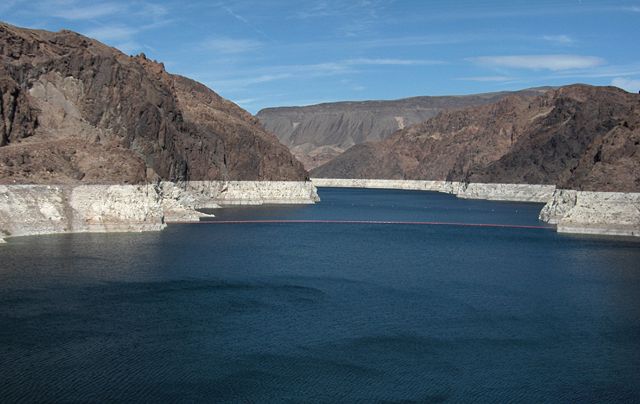 Image:Hoover-dam-lake-mead.JPG