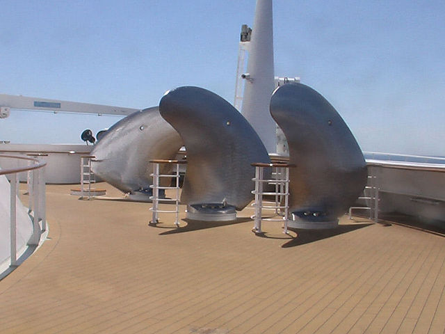 Image:QM2-propeller-spares.jpg