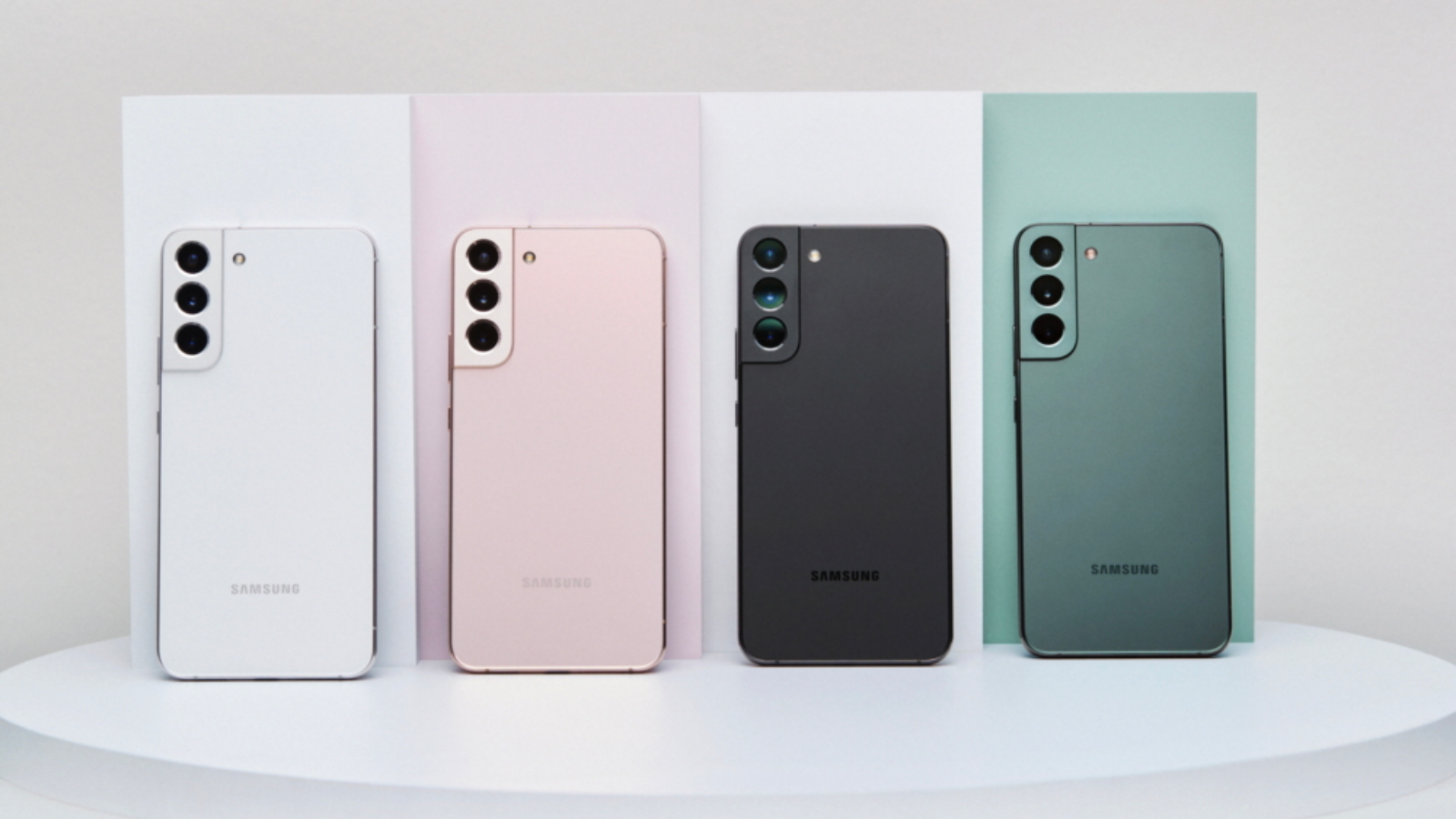 four samsung galaxy s22 smartphones lineup next to each other