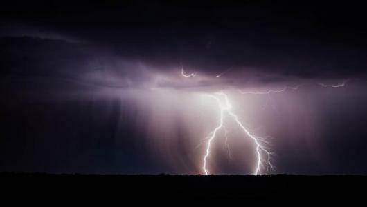 image of lightning strike