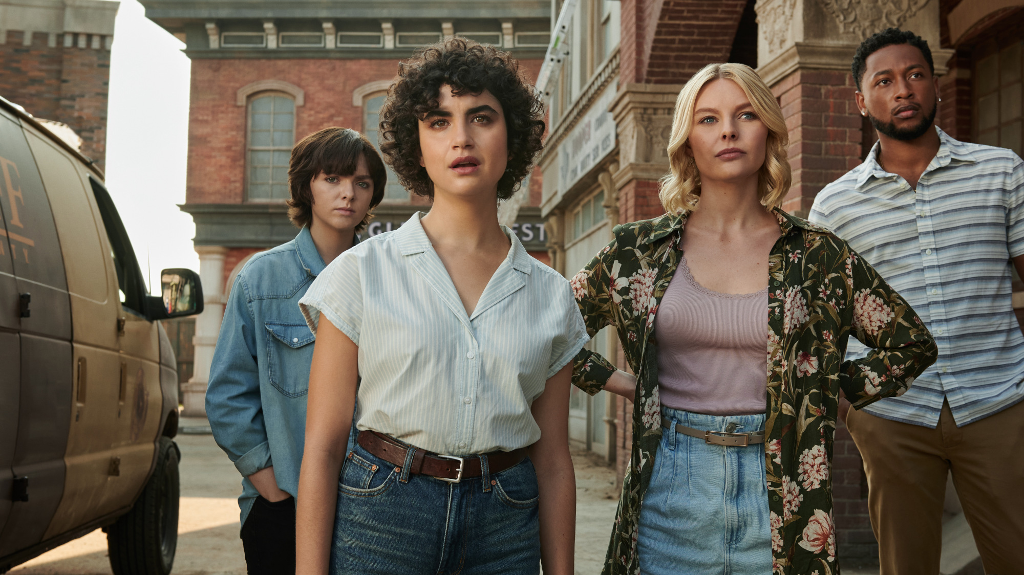 Elsie Fisher, Sarah Raykin, Nell Hudson, and Jacob Latimore in Netflix's "Texas Chainsaw Massacre"