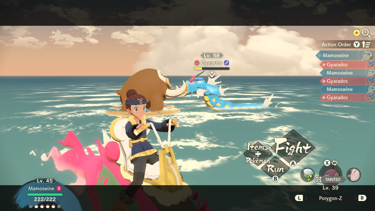 A Pokémon battle between Mamoswine and Gyrados.